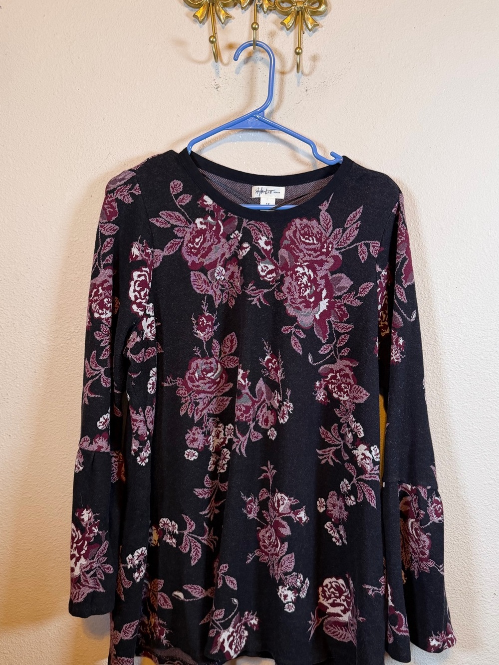 Style & Co. Black Sweater with Rose& Burgundy Floral Print. Size 1X